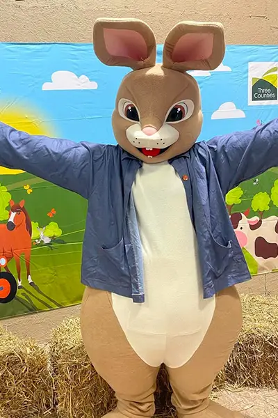 characters-easter-bunny-2
